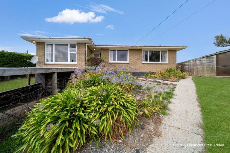 Photo of property in 1 George Street, Clinton, 9534