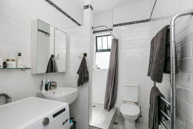 Photo of property in 3/24 Elizabeth Street, Mount Victoria, Wellington, 6011