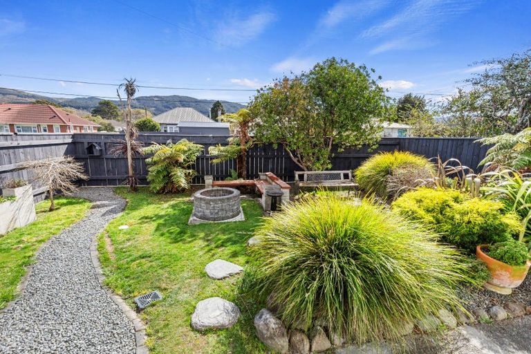 Photo of property in 44 Palmer Crescent, Silverstream, Upper Hutt, 5019