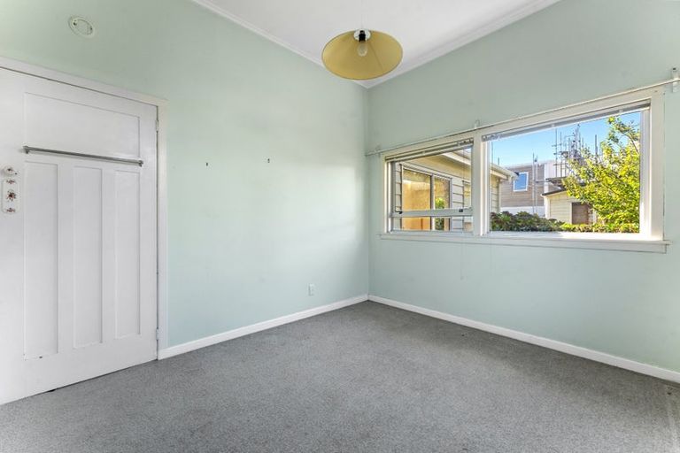 Photo of property in 3 Frieston Road, Milford, Auckland, 0620