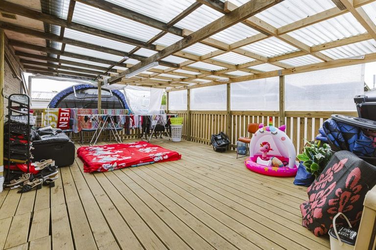 Photo of property in 26 Gambare Place, Wattle Downs, Auckland, 2103