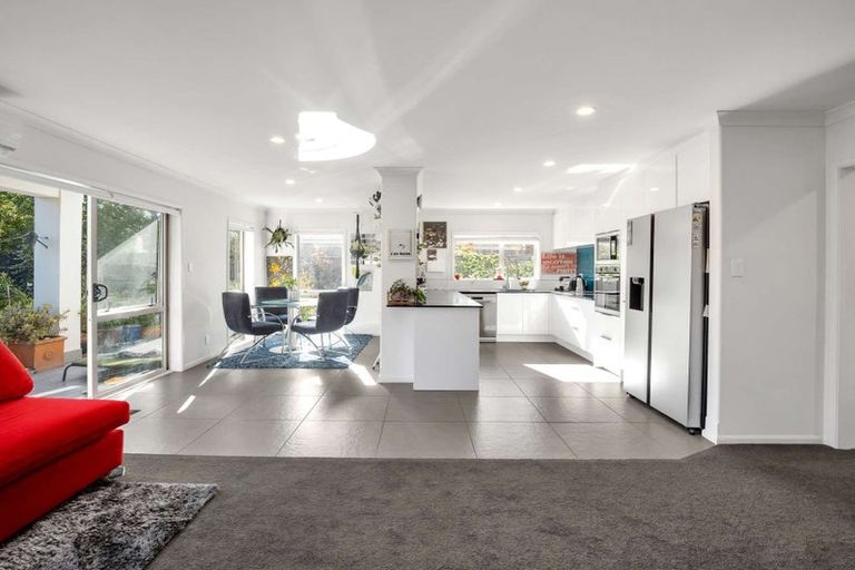 Photo of property in 20 Linkwater Way, Parklands, Christchurch, 8083