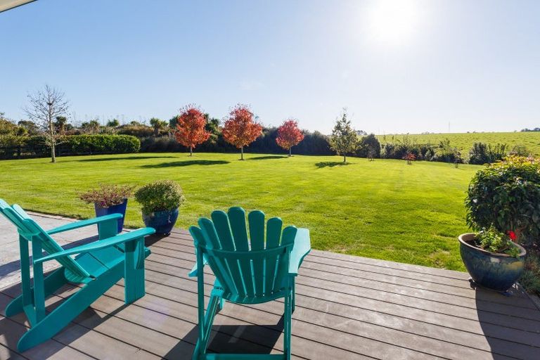 Photo of property in 20 Loveston Lane, Kelvin Grove, Palmerston North, 4470