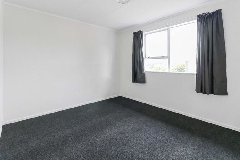 Photo of property in 111 Holborn Drive, Stokes Valley, Lower Hutt, 5019