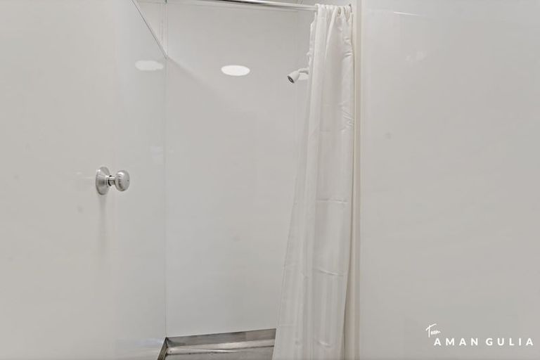 Photo of property in 18 Grandison Crescent, New Lynn, Auckland, 0600