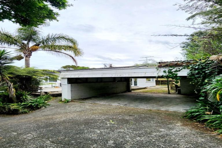 Photo of property in 1/63 Girrahween Drive, Totara Vale, Auckland, 0629