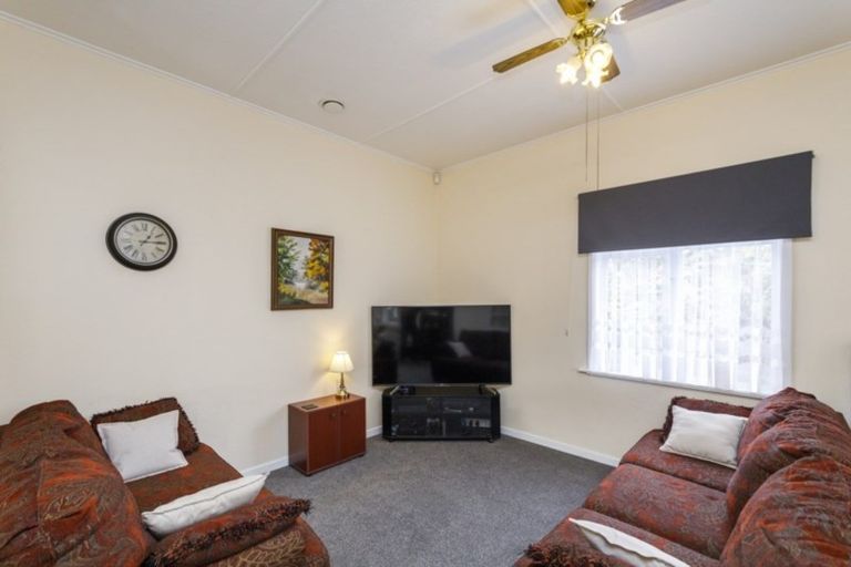 Photo of property in 16 Lyon Street, Marton, 4710