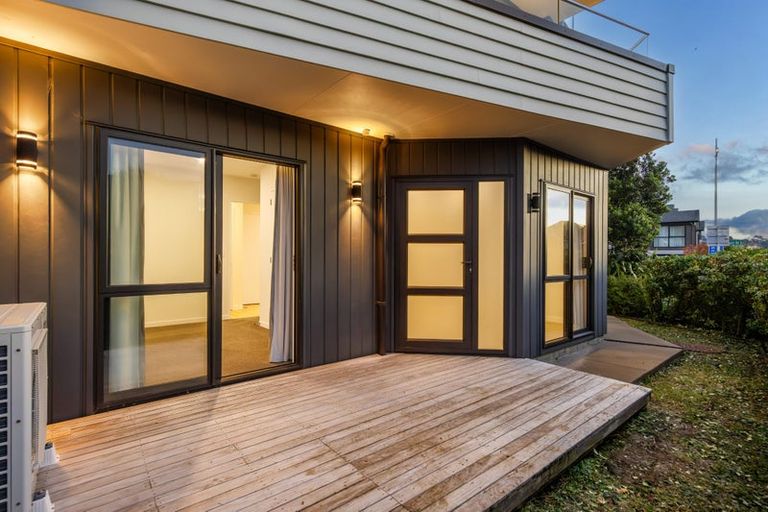 Photo of property in 16 Moki Place, Long Bay, Auckland, 0630
