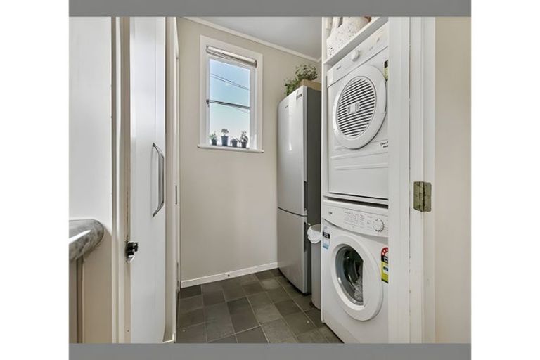 Photo of property in 66a Don Buck Road, Massey, Auckland, 0614