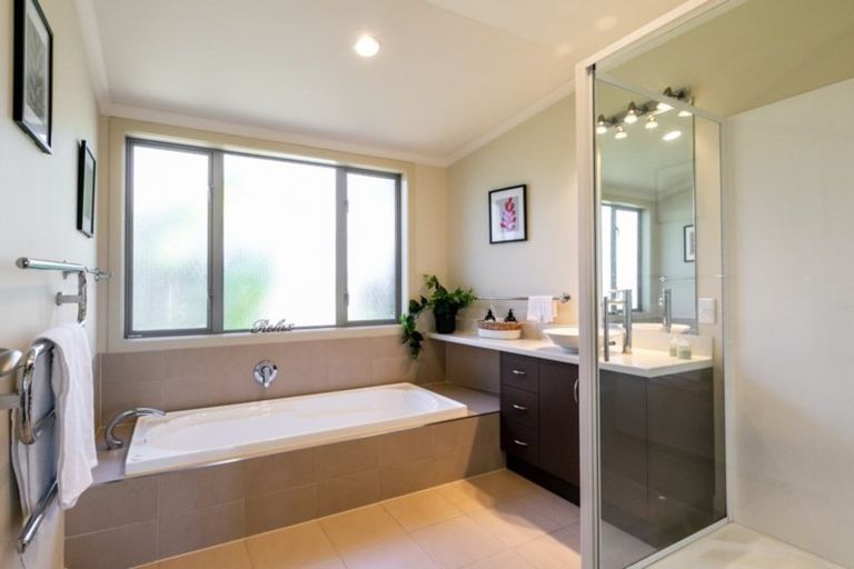 Photo of property in 28 Airini Road, Waimarama, Havelock North, 4294