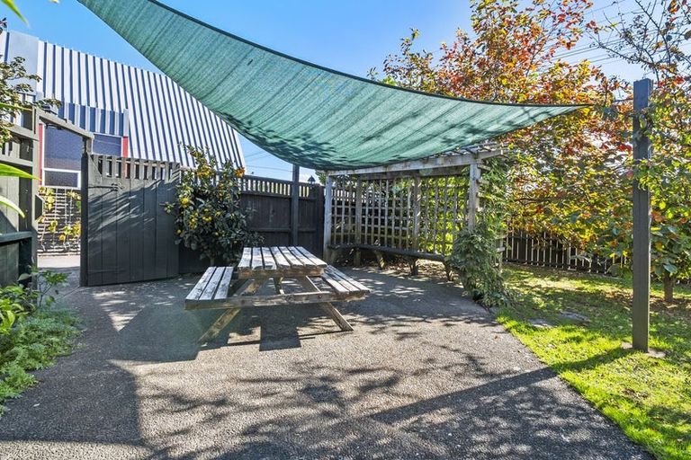 Photo of property in 4 Seaforth Avenue, Milson, Palmerston North, 4414