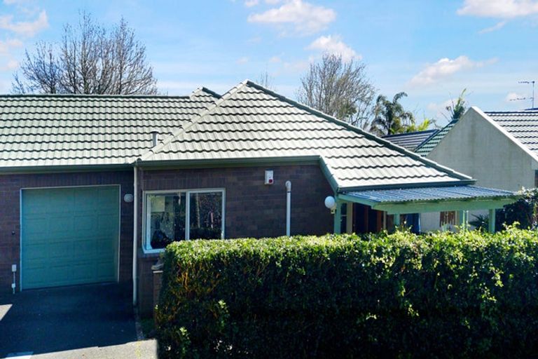 Photo of property in 4 Glenarden Way, Ranui, Auckland, 0612