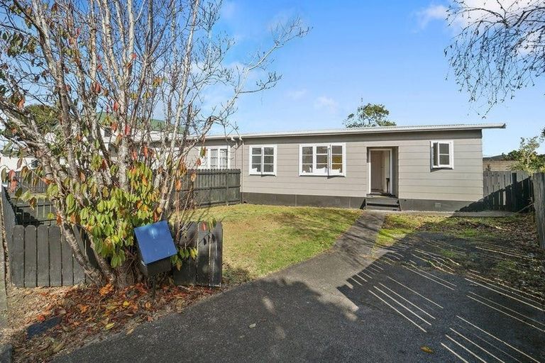 Photo of property in 696 Te Atatu Road, Te Atatu Peninsula, Auckland, 0610