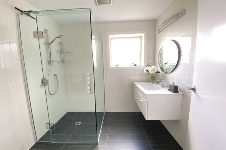 Photo of property in 14 Parkview Place, Pakuranga, Auckland, 2010