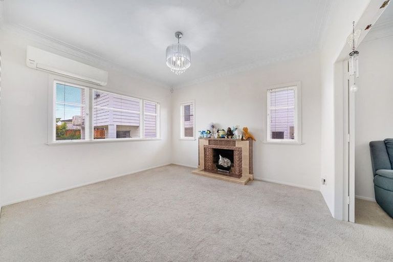 Photo of property in 142d Rangitoto Road, Papatoetoe, Auckland, 2025