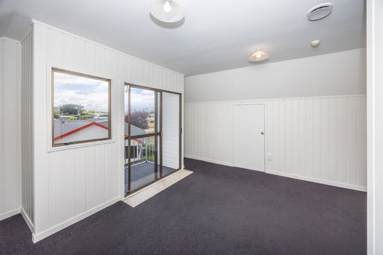 Photo of property in 50 Poaka Avenue, Dinsdale, Hamilton, 3204