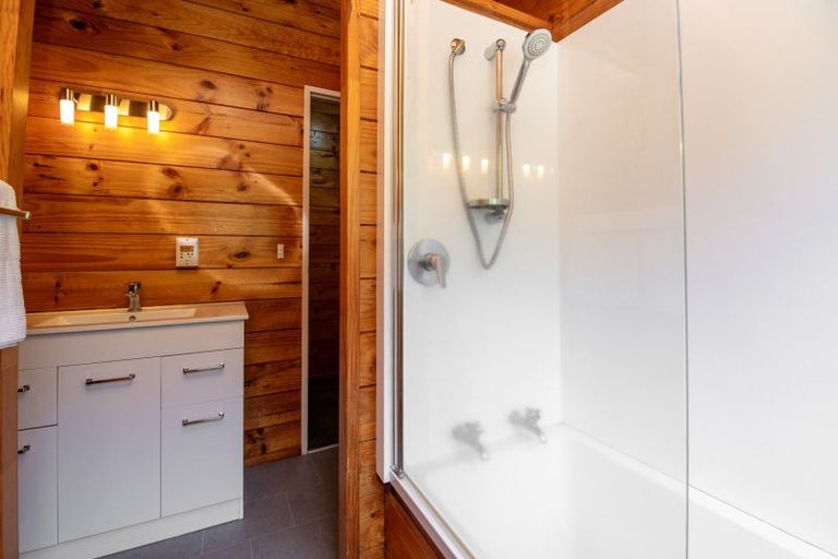 Photo of property in 14 Okawa Bay Road, Tikitere, Rotorua, 3074