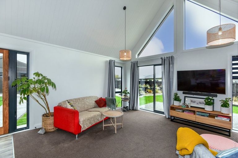 Photo of property in 16 Walter Place, Kirwee, Darfield, 7571