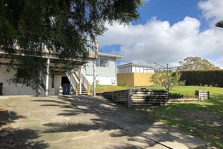 Photo of property in 1 Airey Place, Torbay, Auckland, 0630