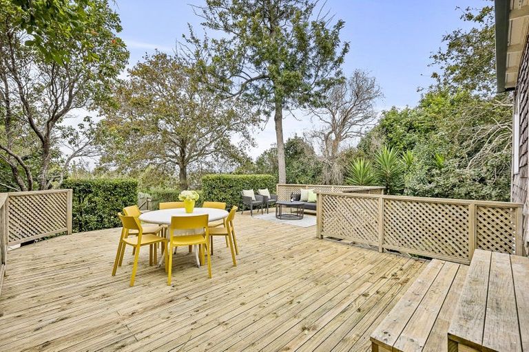 Photo of property in 13 Seymour Road, Mellons Bay, Auckland, 2014