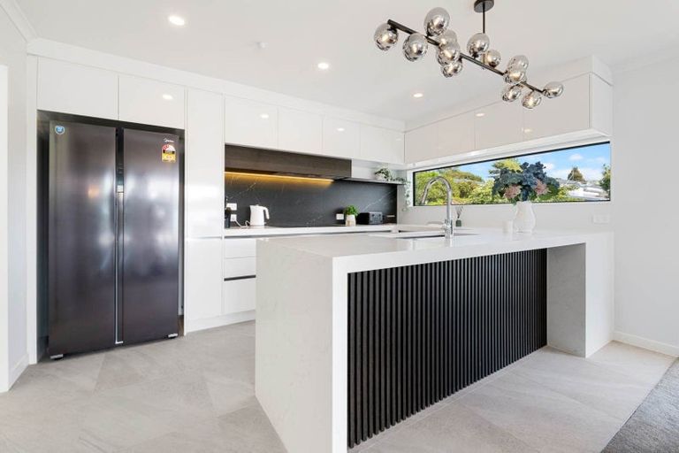 Photo of property in 12a Tiber Road, Forrest Hill, Auckland, 0620