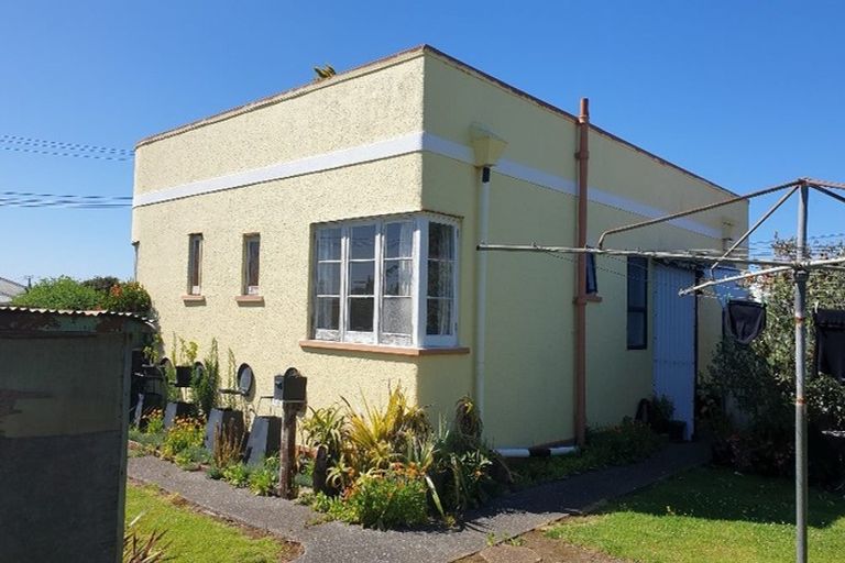 Photo of property in 32 Leicester Street, Patea, 4520