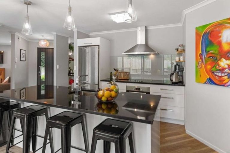 Photo of property in 1 Attrill Place, Tawhero, Whanganui, 4501