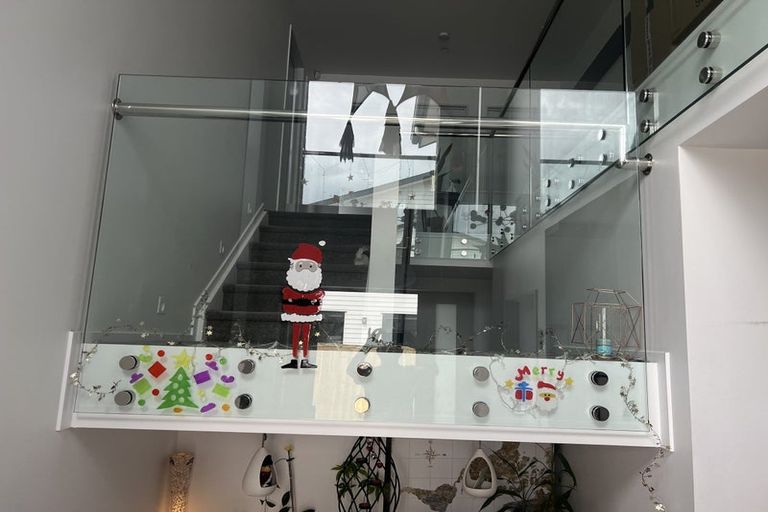 Photo of property in 9a Alan Avenue, Henderson, Auckland, 0610