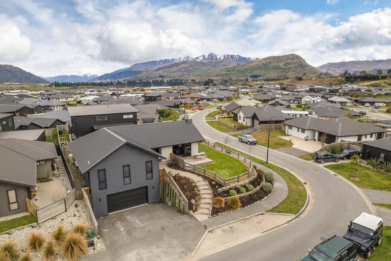 Photo of property in 14 Violet Way, Lower Shotover, Queenstown, 9304