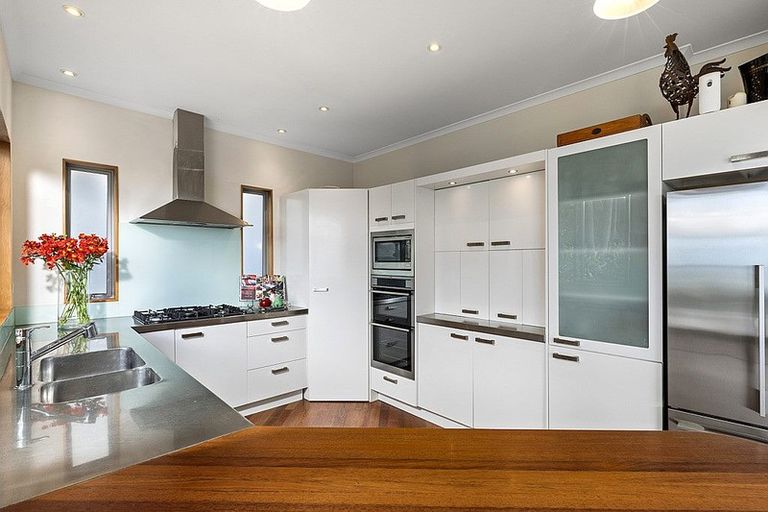 Photo of property in 24 Cliff Road, Torbay, Auckland, 0630