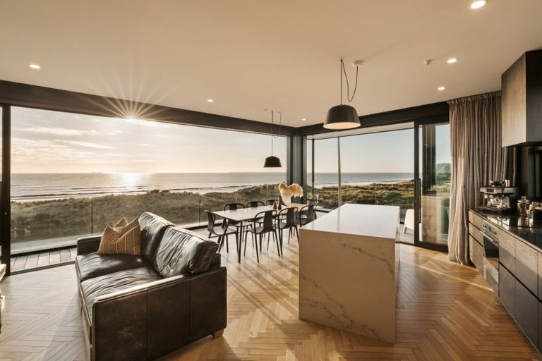 Photo of property in 212 Marine Parade, Mount Maunganui, 3116