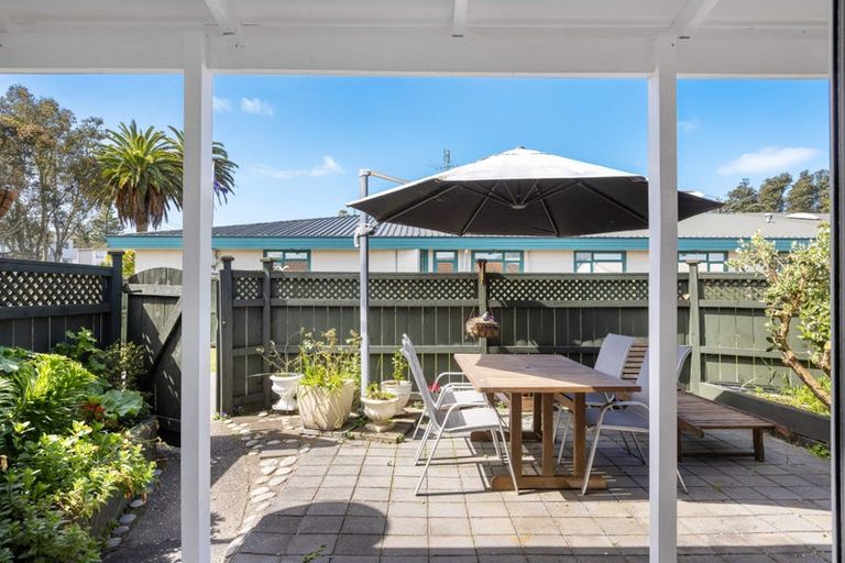 Photo of property in 2/8 Riverside Road, Orewa, 0931