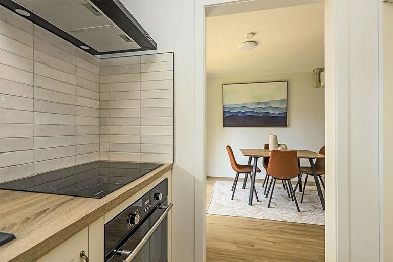 Photo of property in 2/707 York Street, Mahora, Hastings, 4120