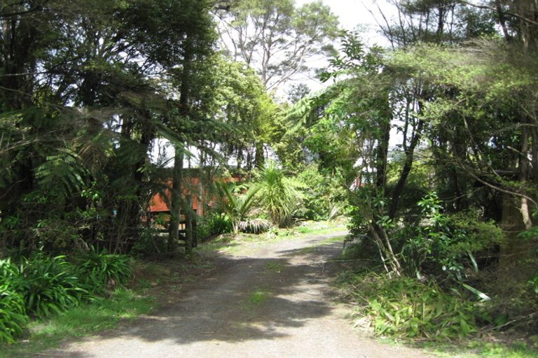 Photo of property in 14 Steam Hauler Track, Waitakere, Henderson, 0782