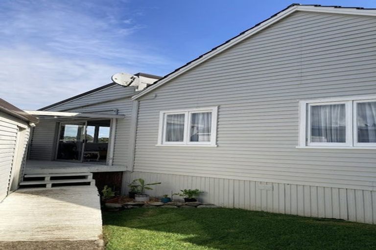 Photo of property in 18 Kent Terrace, Riverhead, 0820