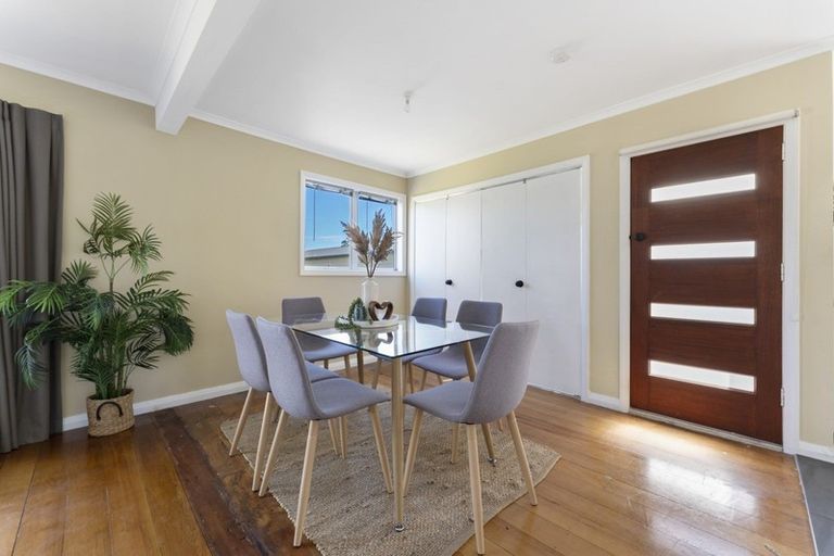 Photo of property in 52 Wallace Place, Westown, New Plymouth, 4310