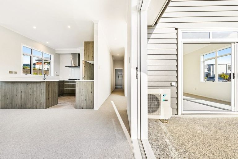 Photo of property in 13 Couldrey Crescent, Red Beach, 0932