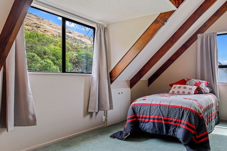 Photo of property in 8 Heathvale Place, Heathcote Valley, Christchurch, 8022