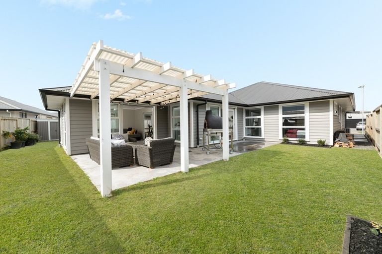 Photo of property in 3 Kahuparere Crescent, Pyes Pa, Tauranga, 3112