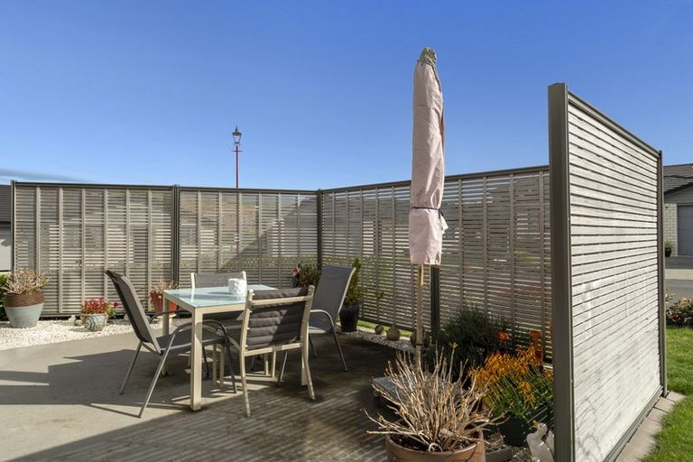 Photo of property in Waterview Estate, 64/4 Greystone Place, Omokoroa, 3114