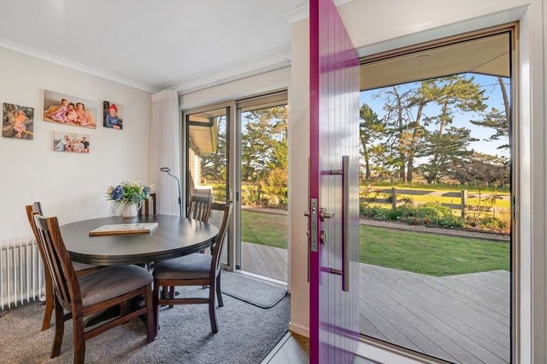 Photo of property in 30 Kawariki Road, Helensville, 0800