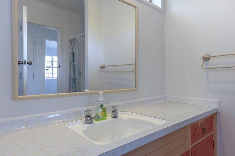 Photo of property in 2/17 Cumberland Street, Tauhara, Taupo, 3330