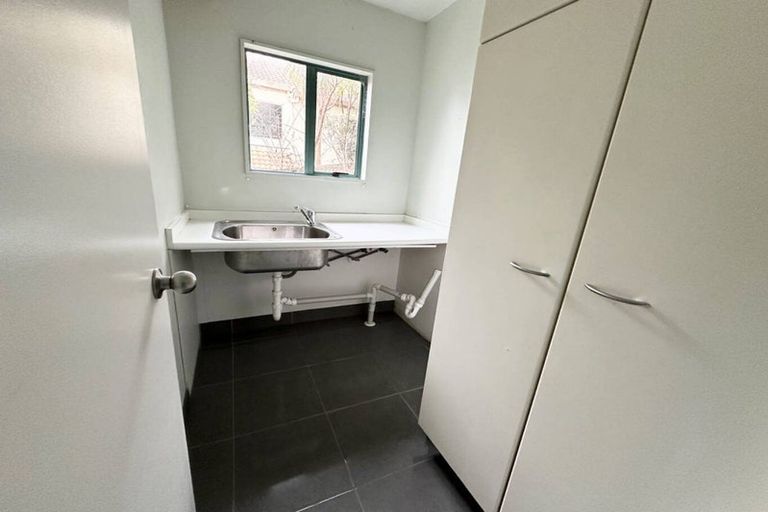 Photo of property in 2/38 Gulf View Road, Murrays Bay, Auckland, 0630