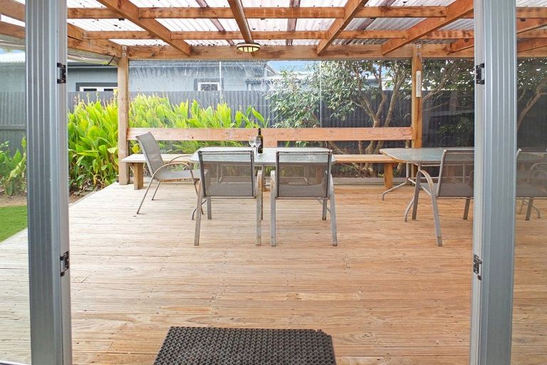 Photo of property in 4 Andresen Street, Foxton Beach, Foxton, 4815