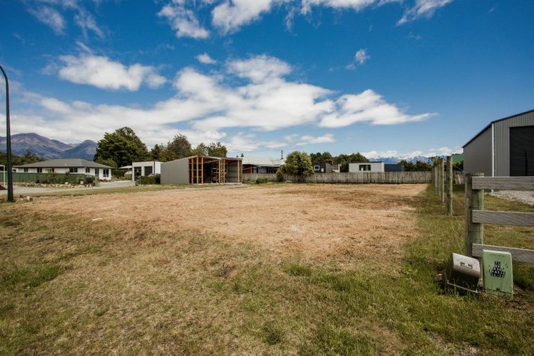 Photo of property in 28 Motu-au Close, Manapouri, 9679