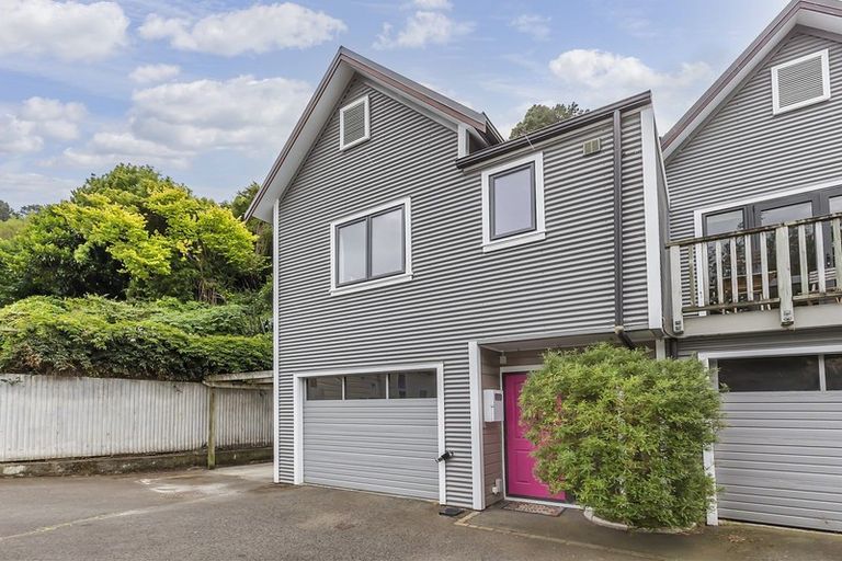 Photo of property in 10/162 Aro Street, Aro Valley, Wellington, 6021