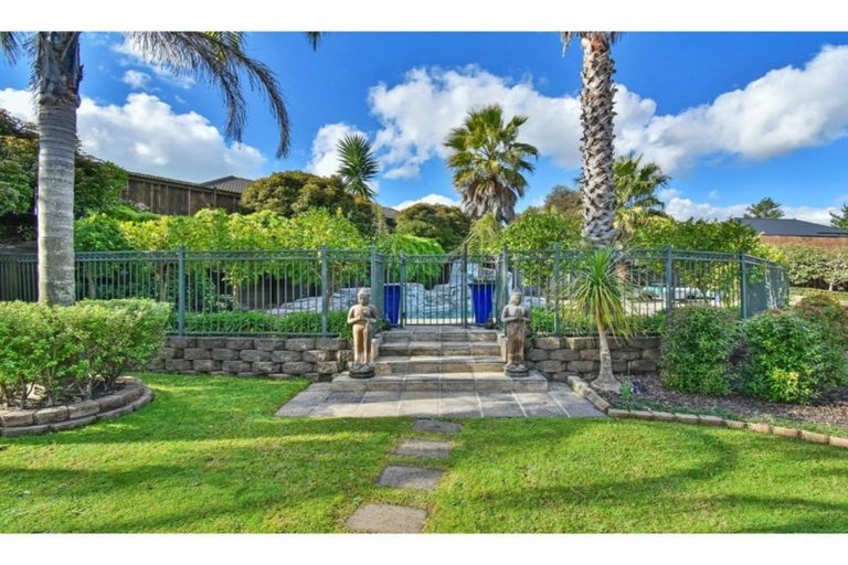 Photo of property in 21 Del Mar Court, Shamrock Park, Auckland, 2016