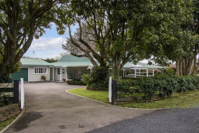 Photo of property in 42 Kayelene Place, Omokoroa, 3114