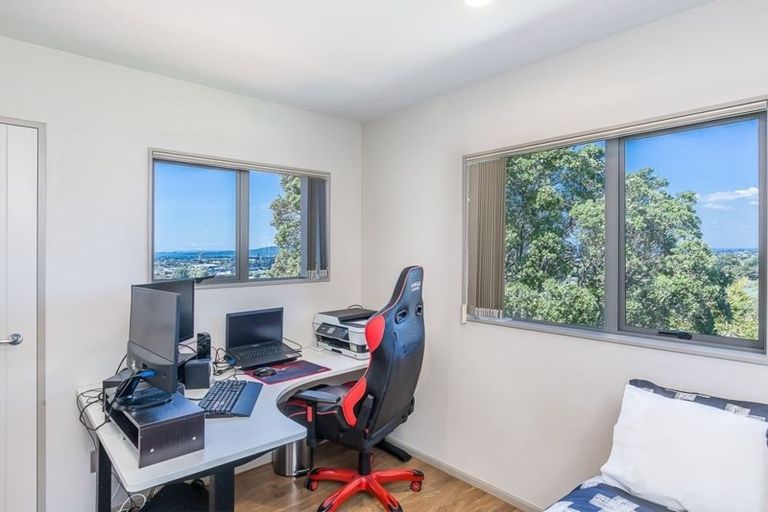 Photo of property in 11a Marlborough Avenue, Glenfield, Auckland, 0629