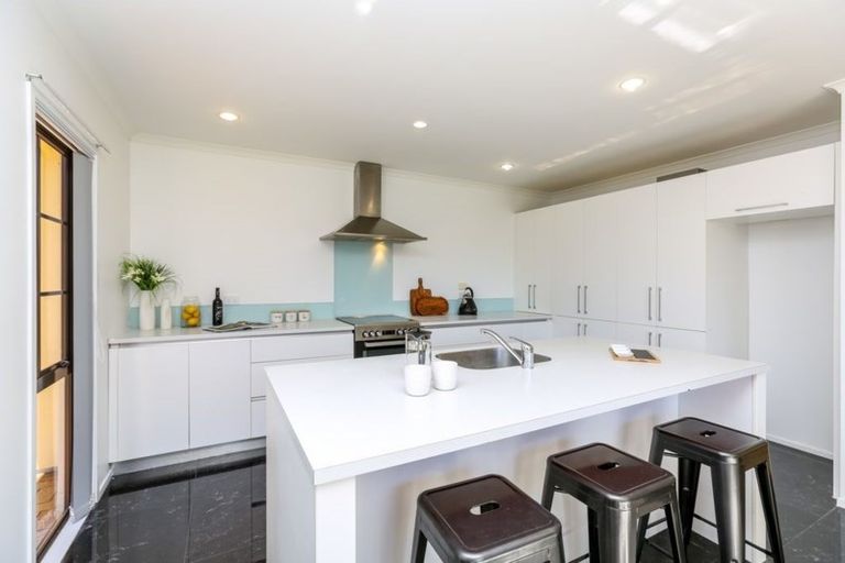 Photo of property in 70a Shelter Grove, Frankleigh Park, New Plymouth, 4310